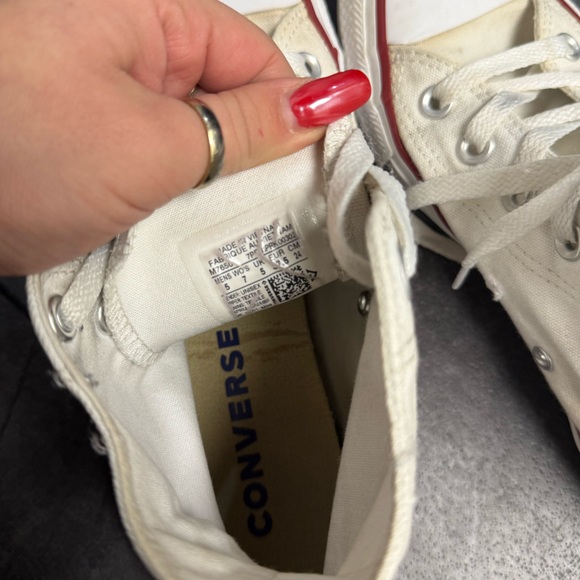 White Converse, Chuck taylor’s all stars - Picture 3 of 4